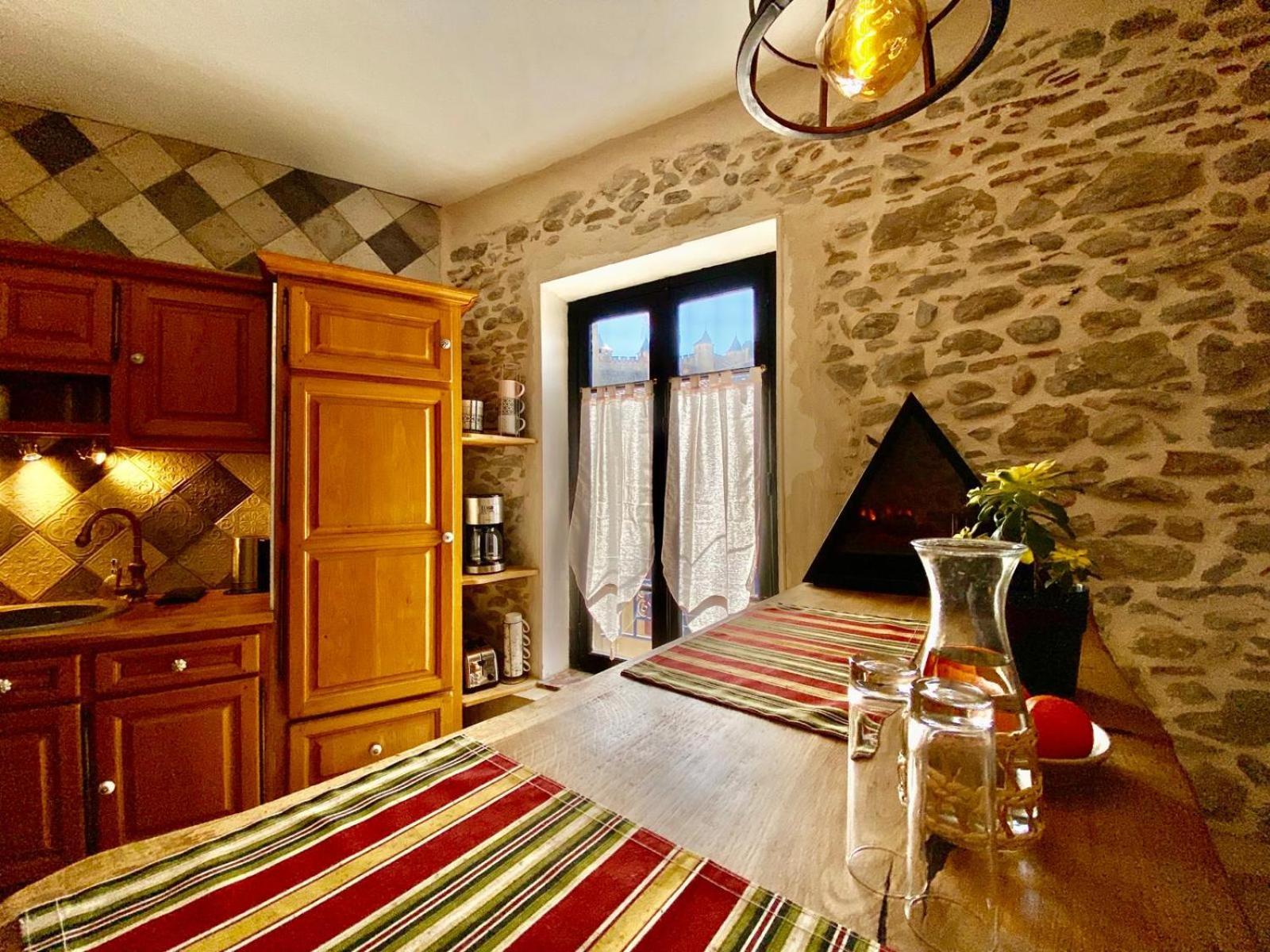 La Maison Des Templiers ~ Ostal Medieval ~ Logis Enchantes Carcasona Exterior foto